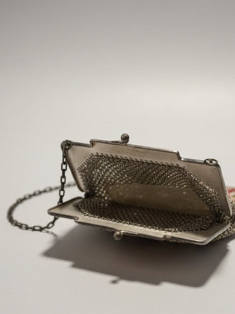Vintage Art Deco Beaded Victorian Purse – Geometric Chevron Fringe Handbag - Picture 3 of 6